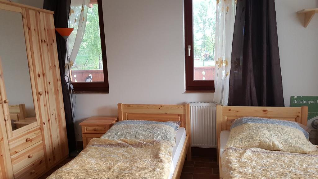 Gesztenyés Vendégház Garáb Extérieur photo